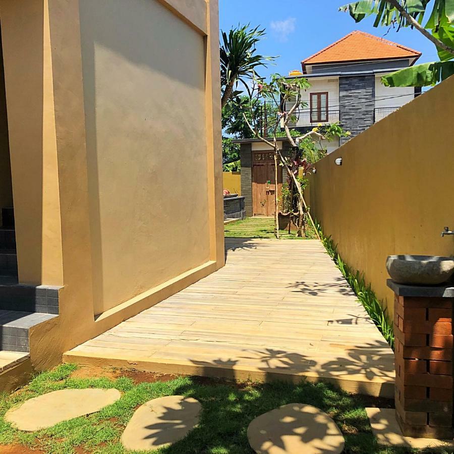 Bukawa Lodge Jimbaran  Exterior photo